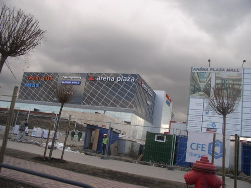 Aréna Pláza - betonból